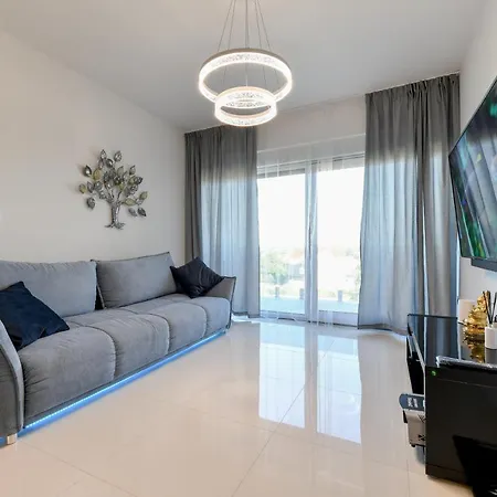 Luxury With Jacuzzy On A Private Roof Terrace Apartment Nin Exterior photo