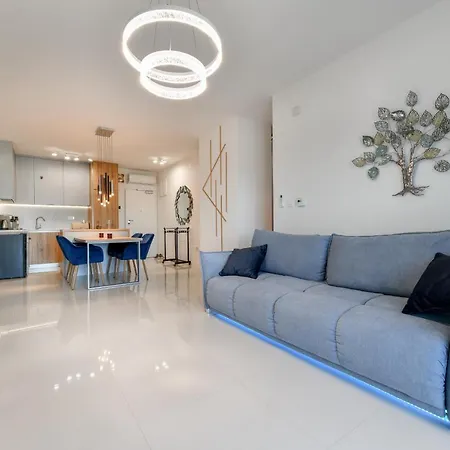 Luxury With Jacuzzy On A Private Roof Terrace Apartment Nin Exterior photo
