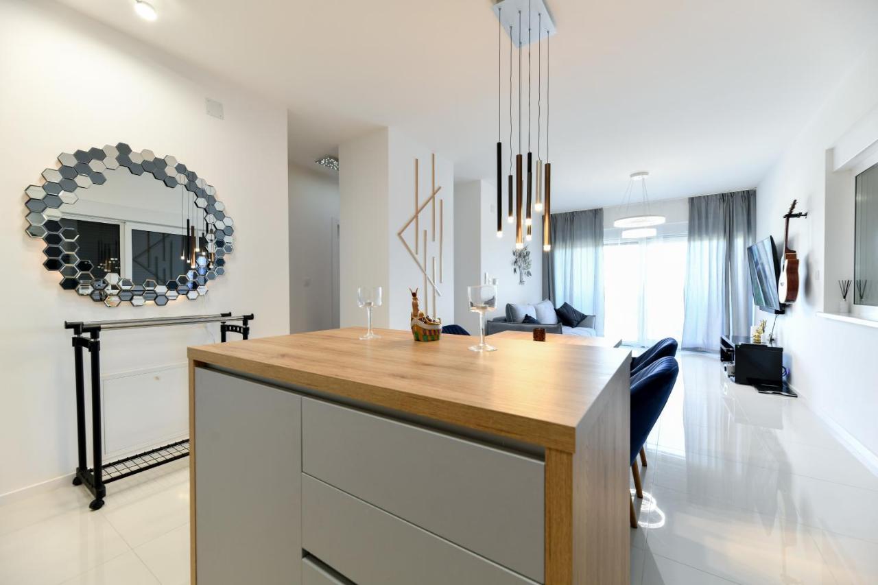 Apartment Luxury With Jacuzzy On A Private Roof Terrace *