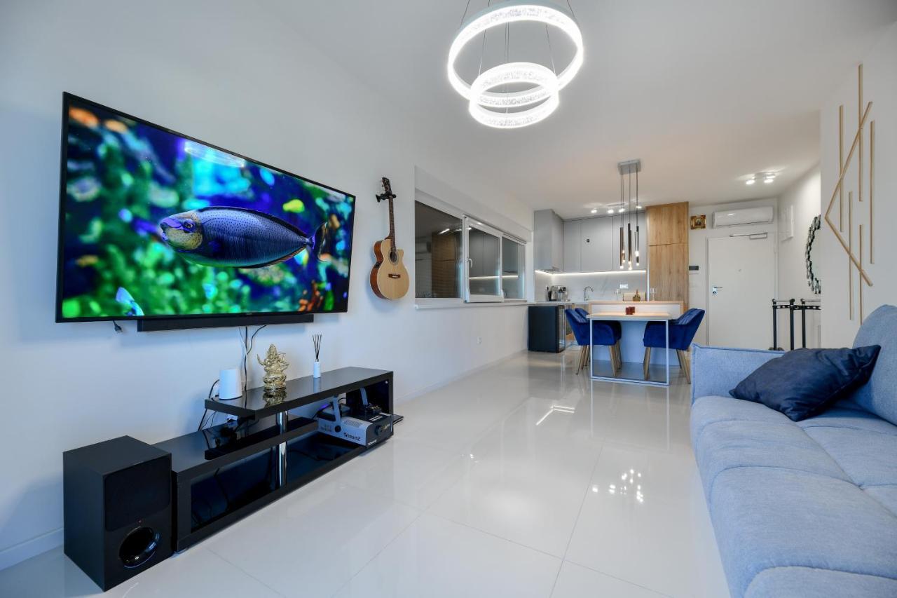 Luxury With Jacuzzy On A Private Roof Terrace *