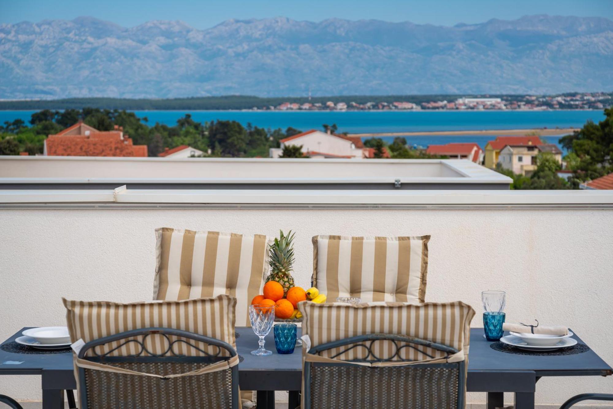 Apartment Luxury With Jacuzzy On A Private Roof Terrace